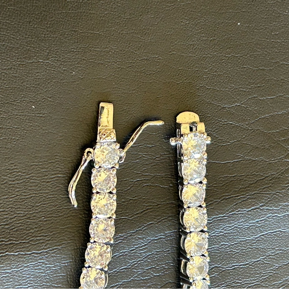 Stunning Silver Bracelet for Women - Picture 4 of 4